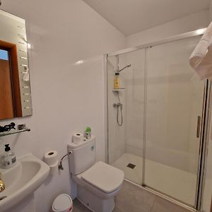 Habitación Estándar con 2 Camas Individuales